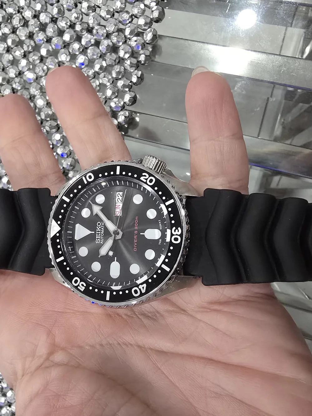 Seiko Men’s Black Dive Watch – Classic Automatic Swim Style